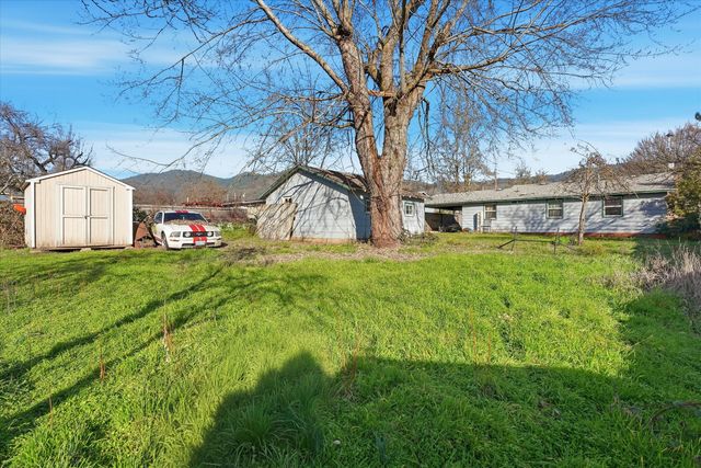 1378 NW Conklin Avenue, Grants Pass, OR 97526