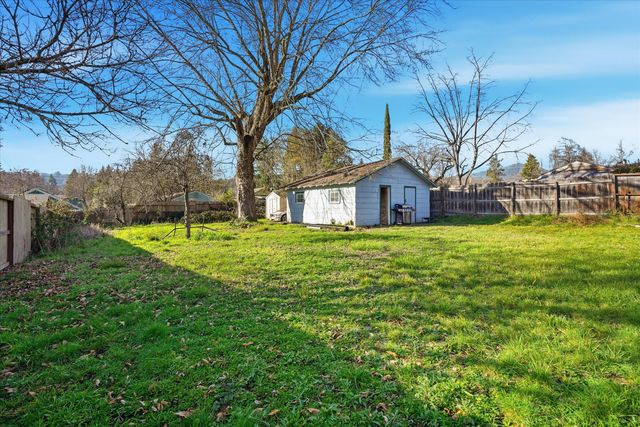 1378 NW Conklin Avenue, Grants Pass, OR 97526