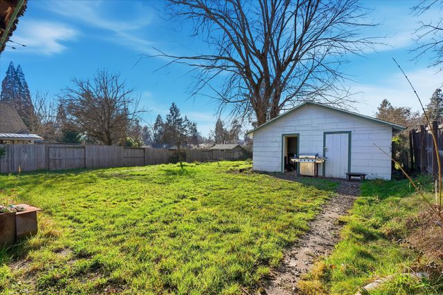 1378 NW Conklin Avenue, Grants Pass, OR 97526