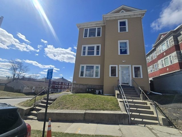 3 North Woodford St 2, Worcester, MA 01604