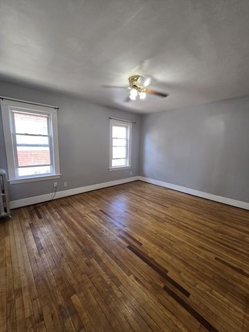 3 North Woodford St 2, Worcester, MA 01604