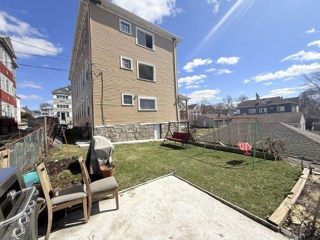 3 North Woodford St 2, Worcester, MA 01604