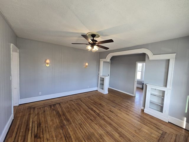 3 North Woodford St 2, Worcester, MA 01604