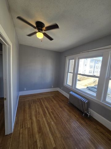 3 North Woodford St 2, Worcester, MA 01604