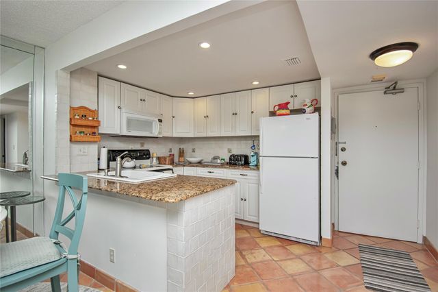 3540 Ocean Boulevard 303, Palm Beach, FL 33480