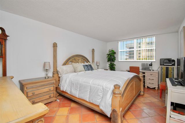 3540 Ocean Boulevard 303, Palm Beach, FL 33480