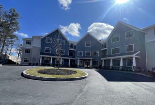16 Stearns Rd 108, Wellesley, MA 02482