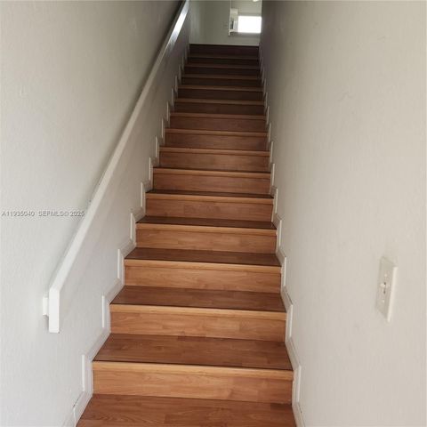 37 W 11th St 203, Hialeah, FL 33010