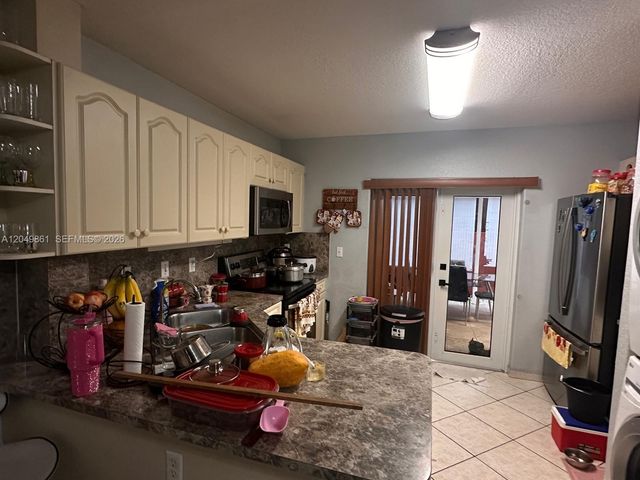 11053 W Okeechobee Rd 102, Hialeah Gardens, FL 33018
