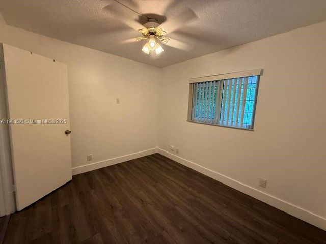 23 N Valencia Dr 2-32, Davie, FL 33324