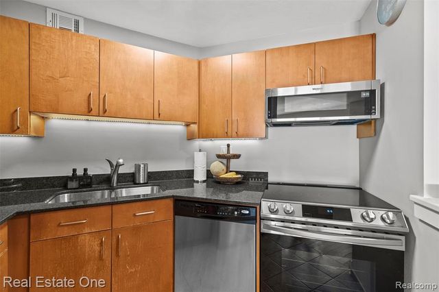 1001 W Jefferson Avenue 24D, Detroit, MI 48226