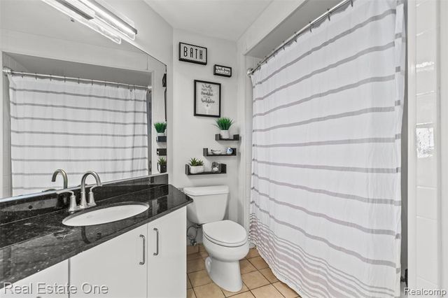 1001 W Jefferson Avenue 24D, Detroit, MI 48226