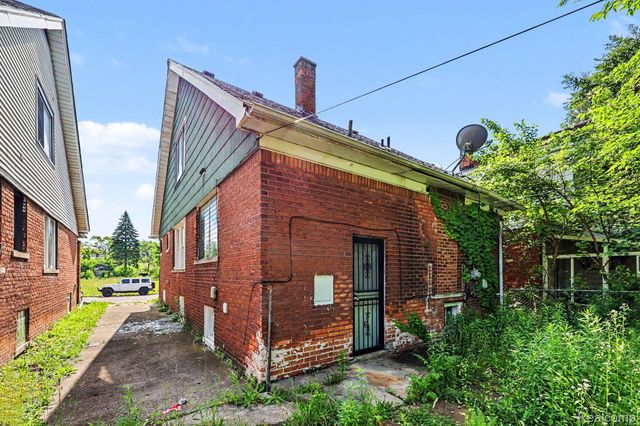 19539 Hickory Street, Detroit, MI 48205