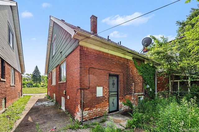19539 Hickory Street, Detroit, MI 48205