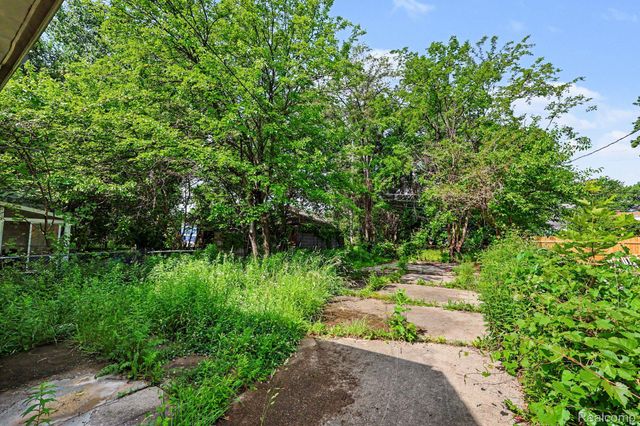 19539 Hickory Street, Detroit, MI 48205