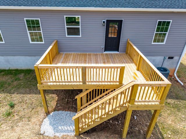 157 Fox Hall Dr, Amherst, VA 24521