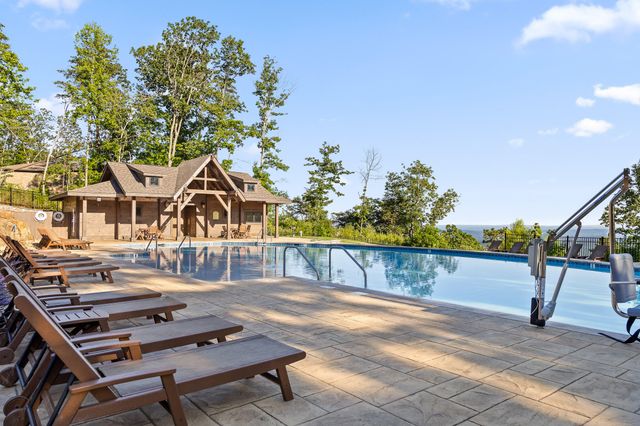 8293 Mountain Laurel Trail, Signal Mountain, TN 37377