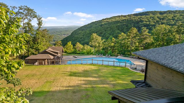 8293 Mountain Laurel Trail, Signal Mountain, TN 37377