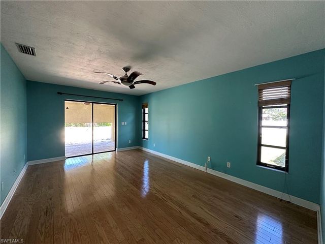 20600 Charing Cross CIR, Estero, FL 33928