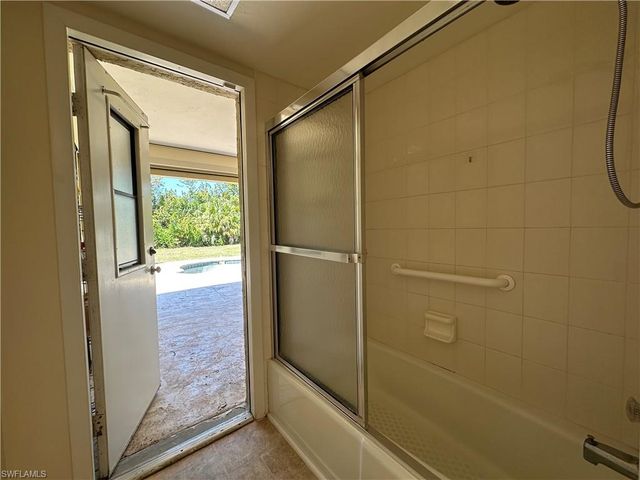 20600 Charing Cross CIR, Estero, FL 33928