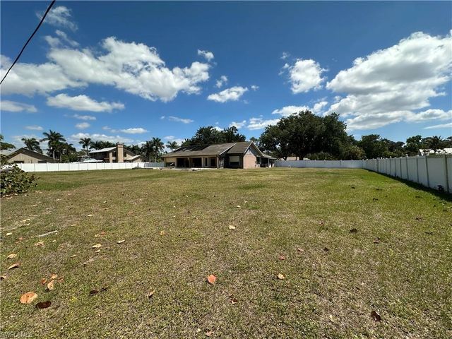20600 Charing Cross CIR, Estero, FL 33928