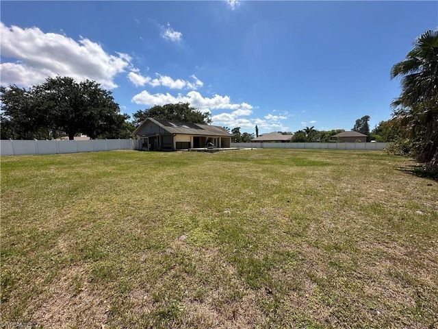 20600 Charing Cross CIR, Estero, FL 33928