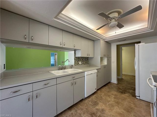 20600 Charing Cross CIR, Estero, FL 33928