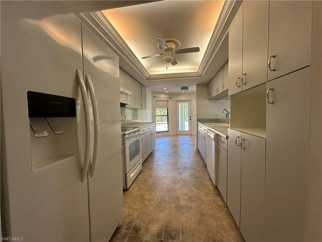 20600 Charing Cross CIR, Estero, FL 33928