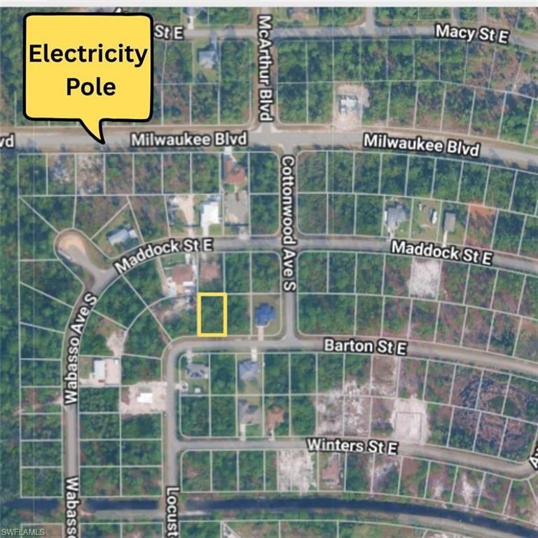 915 Barton ST E, LEHIGH ACRES, FL 33974 — exterior
