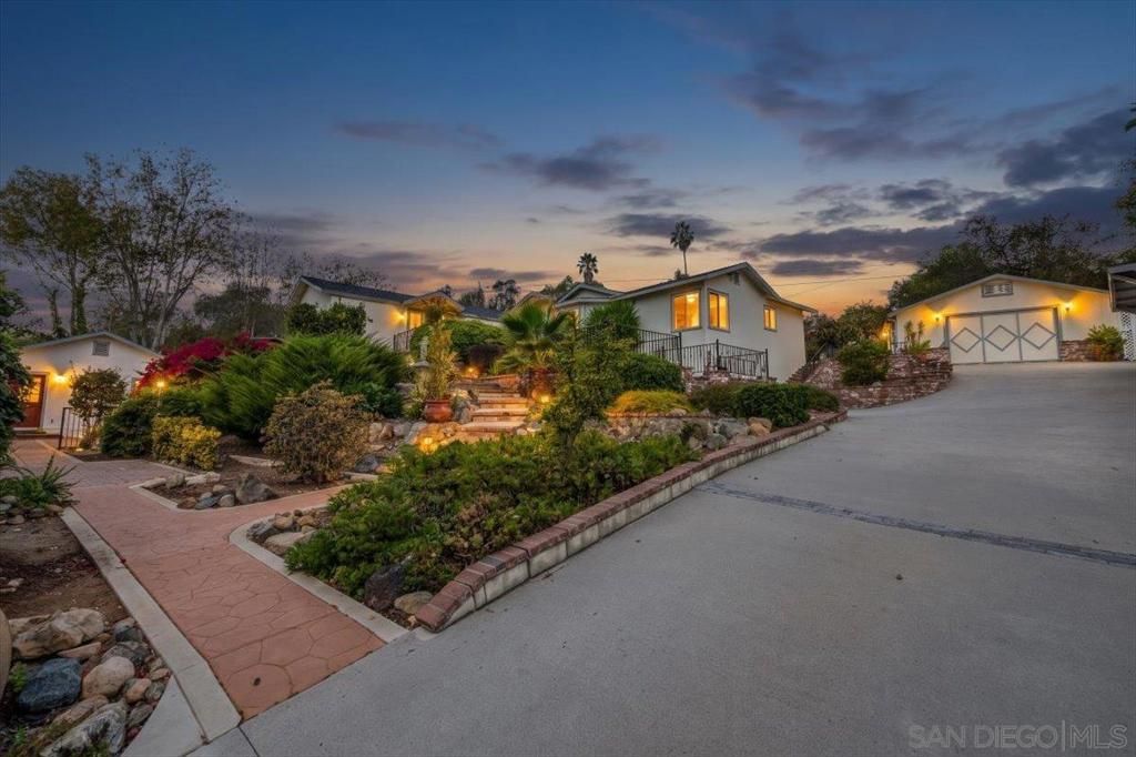 342 Beaumont Dr., Vista, CA 92084 — exterior