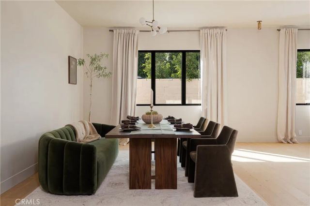 15719 Hartsook Street, Encino, CA 91436