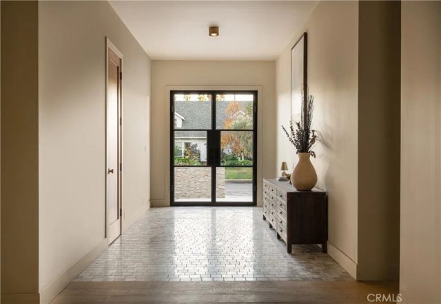 15719 Hartsook Street, Encino, CA 91436