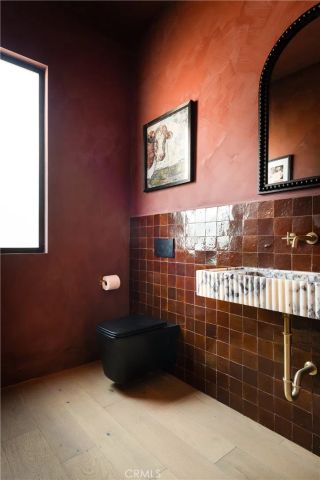 15719 Hartsook Street, Encino, CA 91436