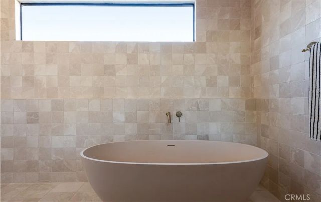 15719 Hartsook Street, Encino, CA 91436