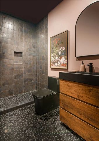 15719 Hartsook Street, Encino, CA 91436