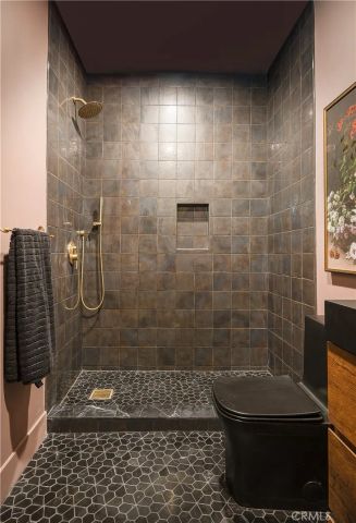 15719 Hartsook Street, Encino, CA 91436