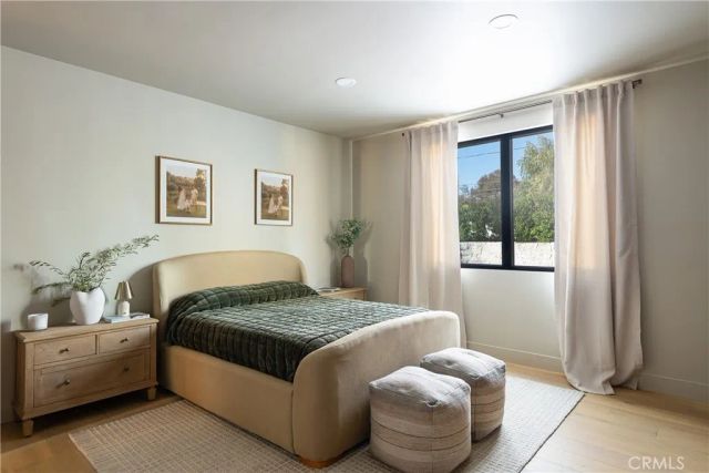 15719 Hartsook Street, Encino, CA 91436