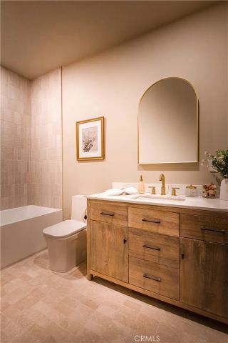 15719 Hartsook Street, Encino, CA 91436