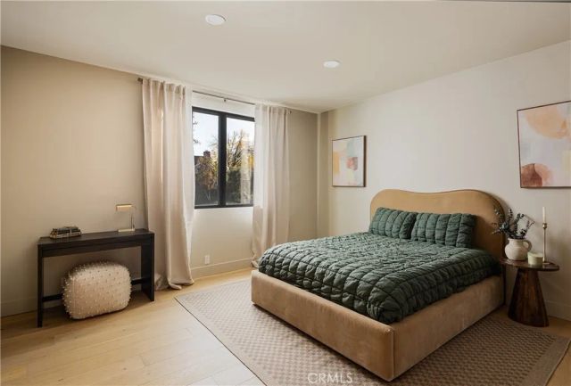 15719 Hartsook Street, Encino, CA 91436