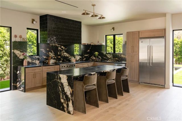 15719 Hartsook Street, Encino, CA 91436