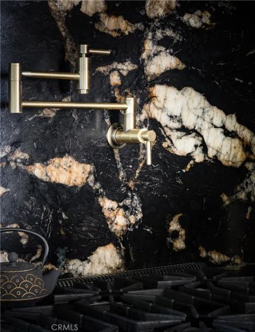 15719 Hartsook Street, Encino, CA 91436