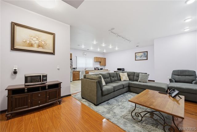 5596 Genesee Street, Lancaster, NY 14086