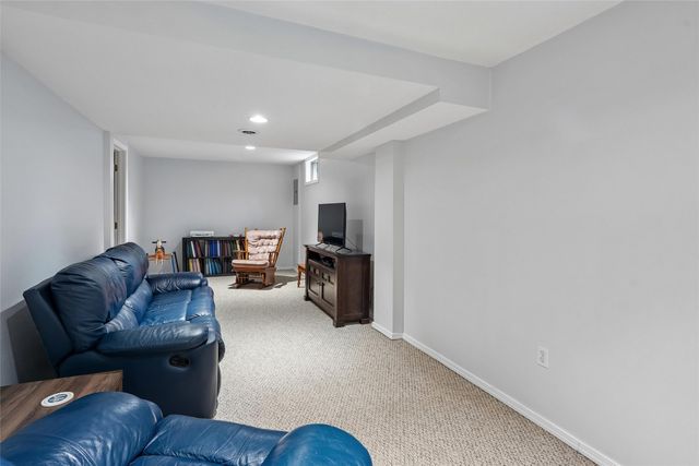 816 23rd Street, Des Moines, IA 50312