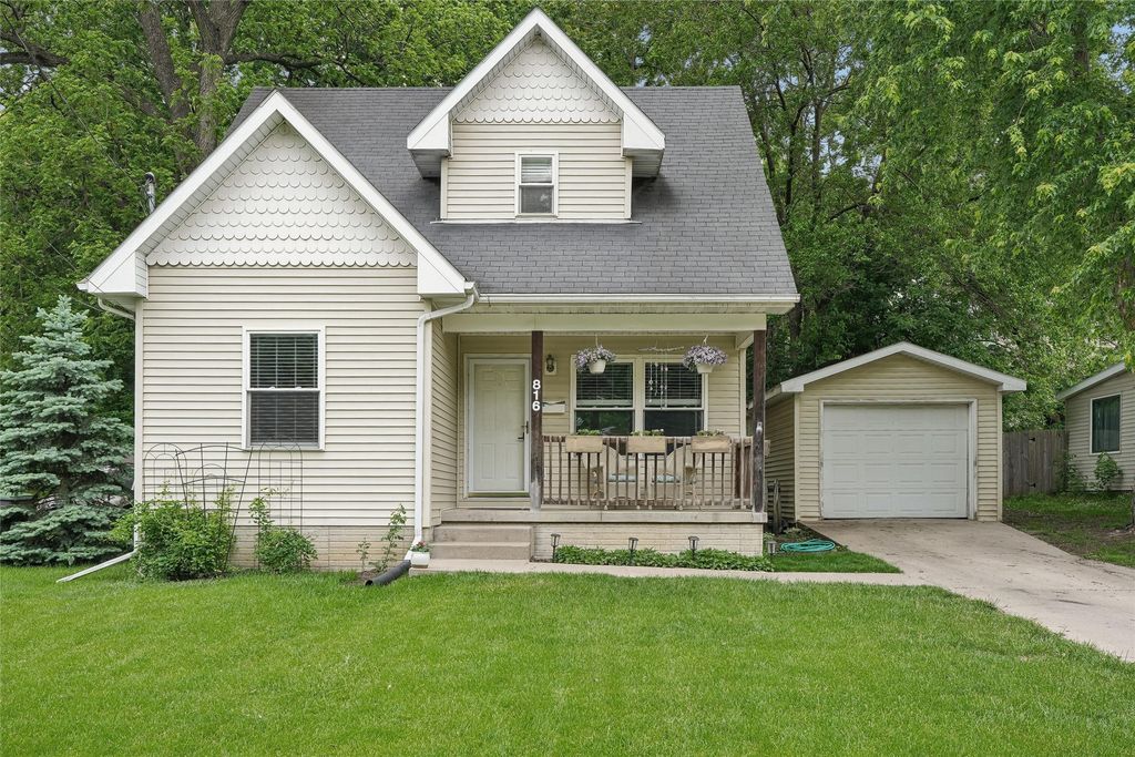 816 23rd Street, Des Moines, IA 50312