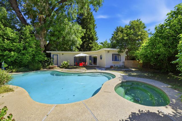 5030 Keane Dr, Carmichael, CA 95608