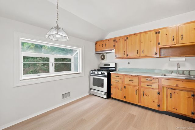 24 Valley View Terrace, Mount Kisco, NY 10549