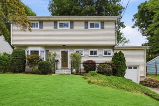 24 Valley View Terrace, Mount Kisco, NY 10549