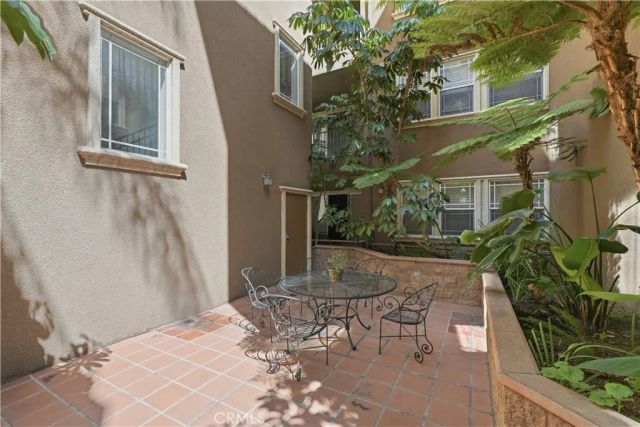 917 S New Hampshire, Los Angeles, CA 90006