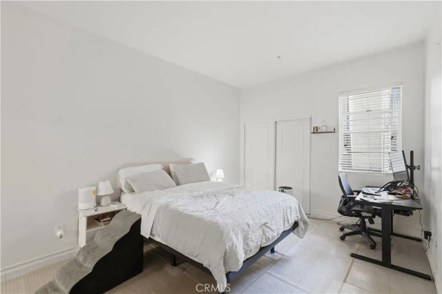 917 S New Hampshire, Los Angeles, CA 90006