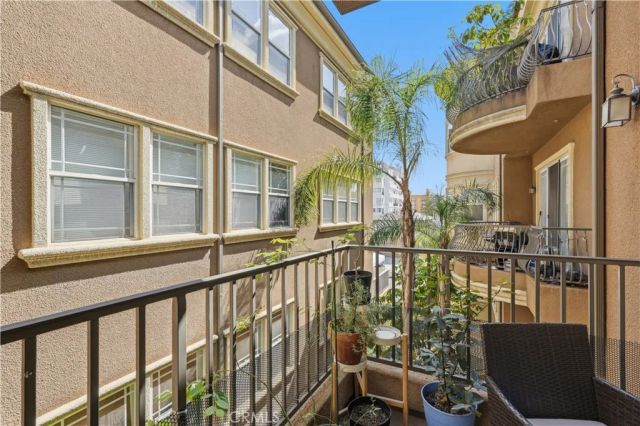 917 S New Hampshire, Los Angeles, CA 90006